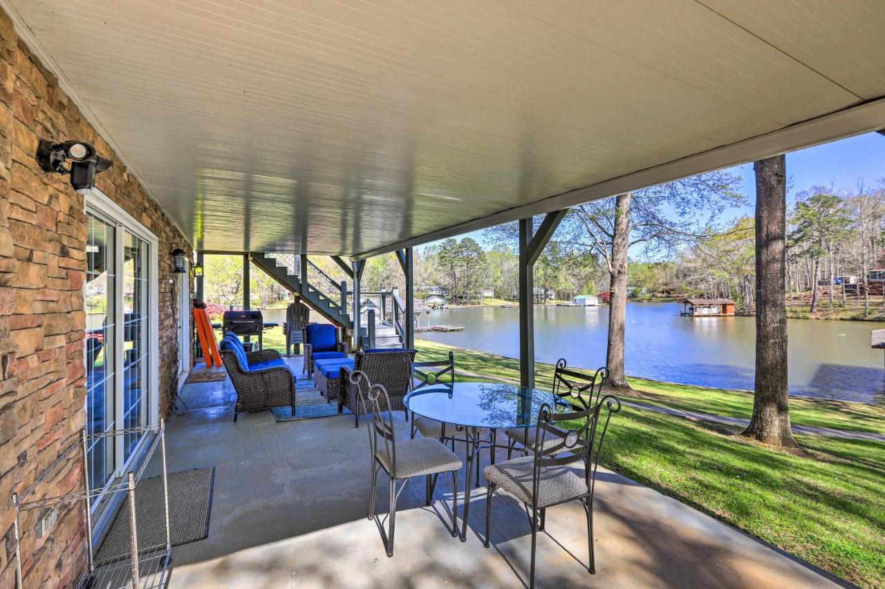 Lakefront Eatonton Home Boat Dock And Fire Pit Экстерьер фото