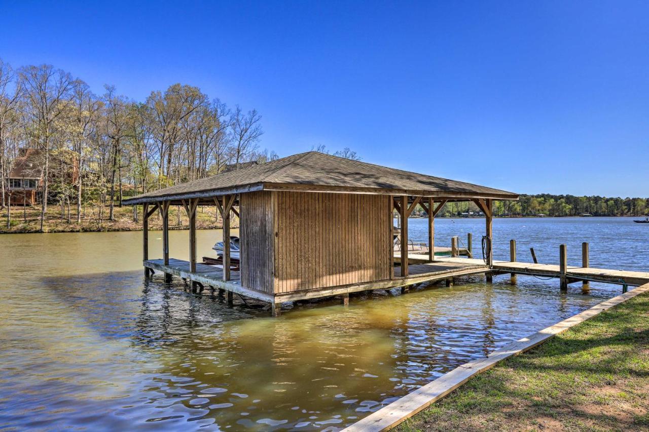 Lakefront Eatonton Home Boat Dock And Fire Pit Экстерьер фото